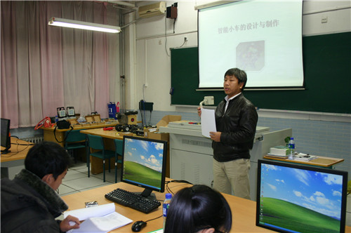 13、听刘凌老师讲解用Arduino单片机控制的智能小车制作原理